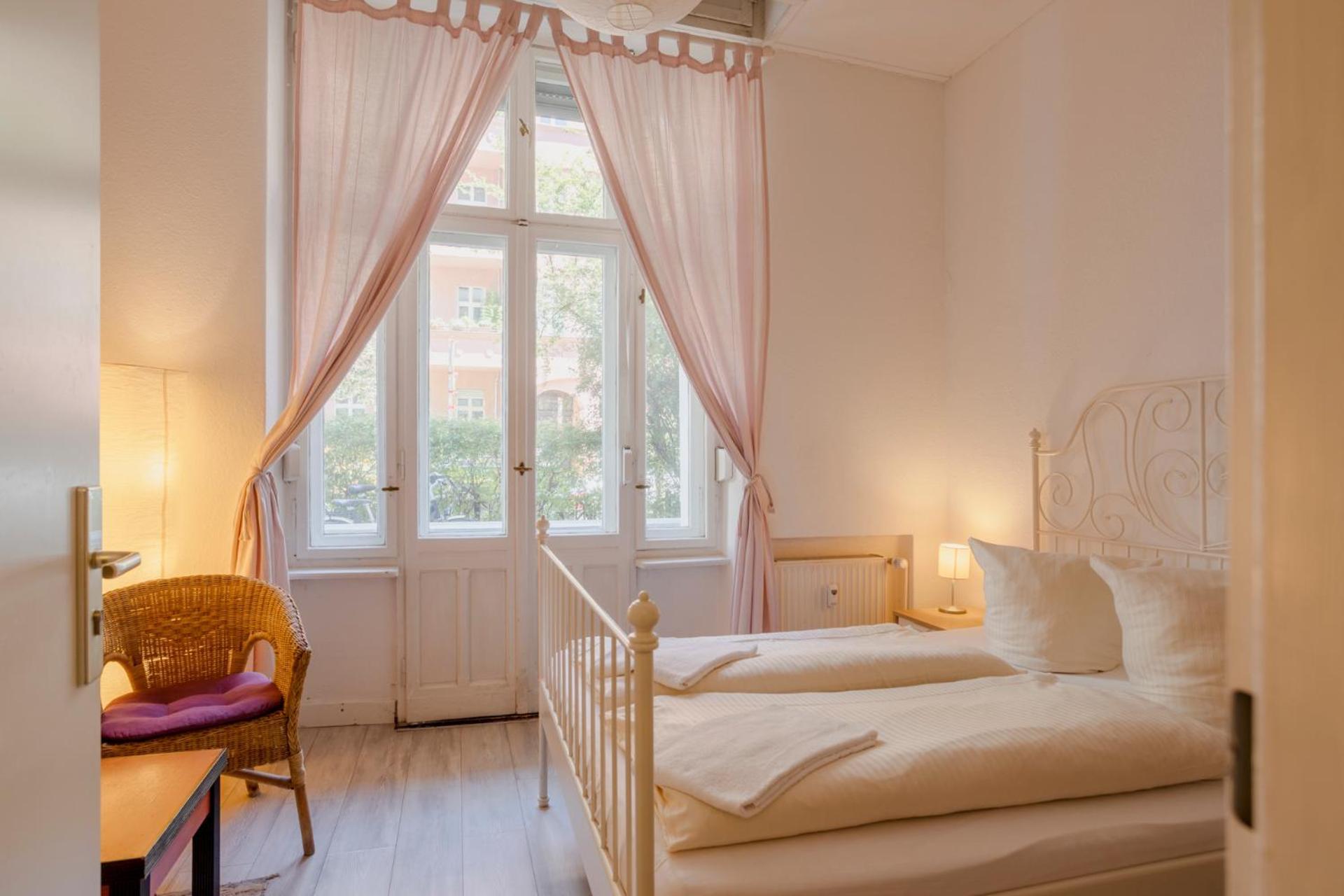 Double Room with Shared Bathroom,1693297254:JPEG